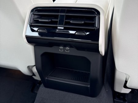 2026 BMW 5-Series - photo 32