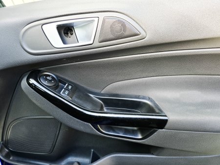 2015 Ford Fiesta - photo 19