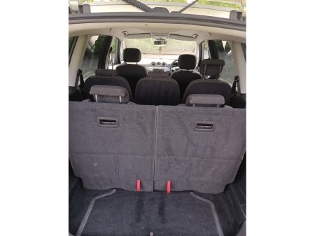 2011 Ford Galaxy - photo 9