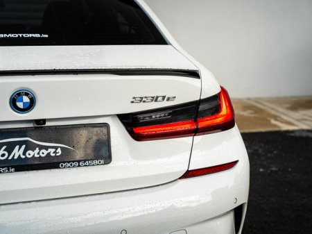 2022 BMW 3-Series - photo 8