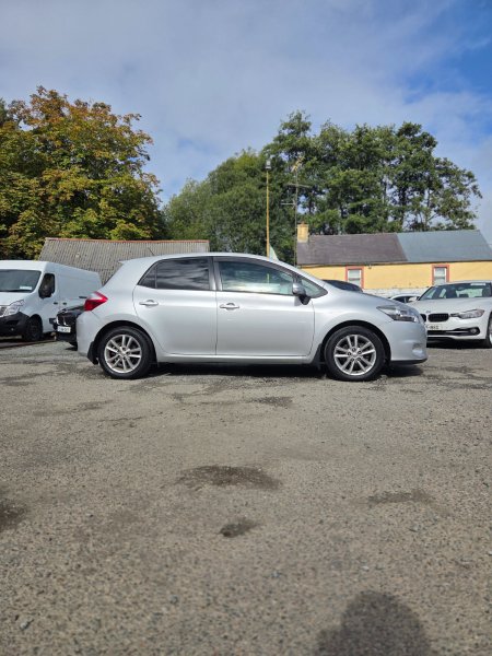 2011 Toyota Auris - photo 3