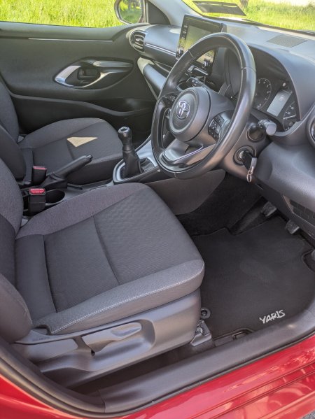 2022 Toyota Yaris - photo 12