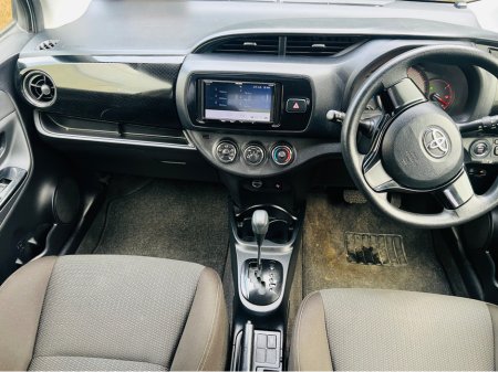 2020 Toyota Vitz - photo 13