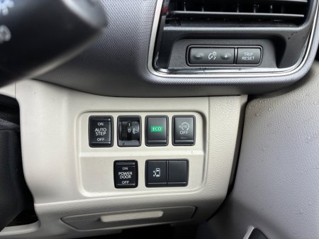 2018 Nissan Serena - photo 20