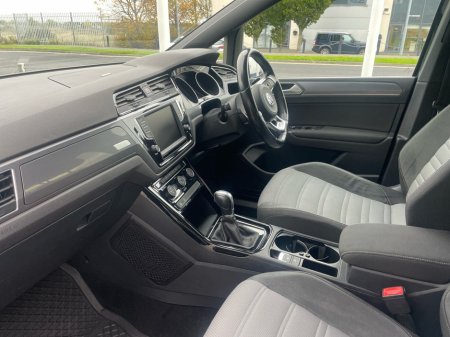 2016 Volkswagen Touran - photo 2