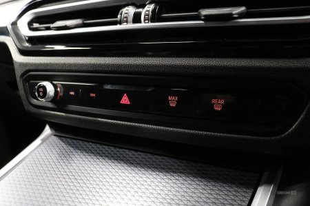 2023 BMW 3-Series - photo 32