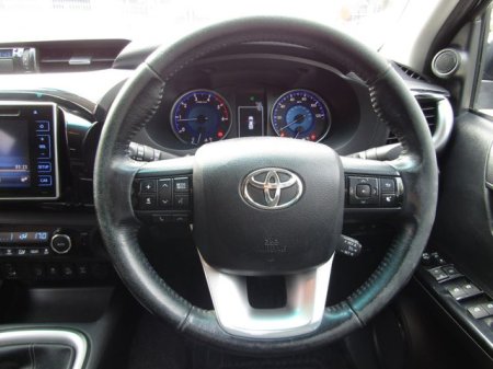 2017 Toyota Hilux - photo 16