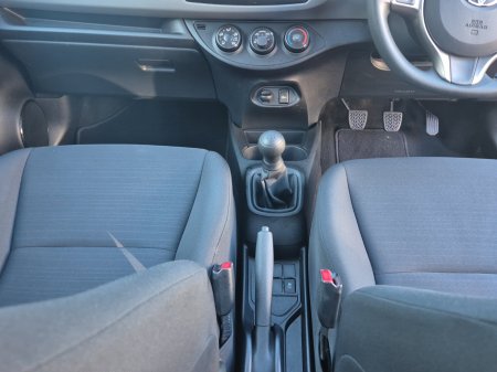 2015 Toyota Yaris - photo 22