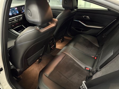 2023 BMW 3-Series - photo 14