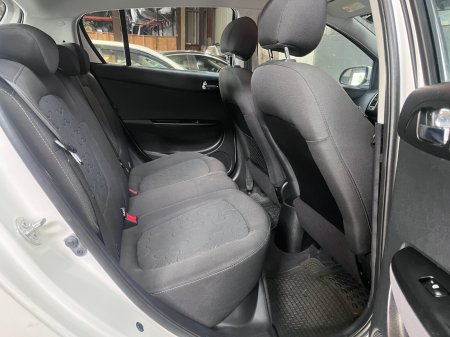 2012 Hyundai i20 - photo 10