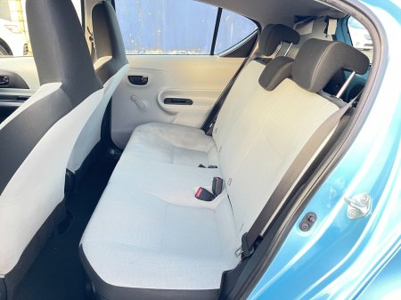 2014 Toyota Aqua - photo 10