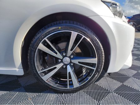 2015 Lexus IS - photo 2