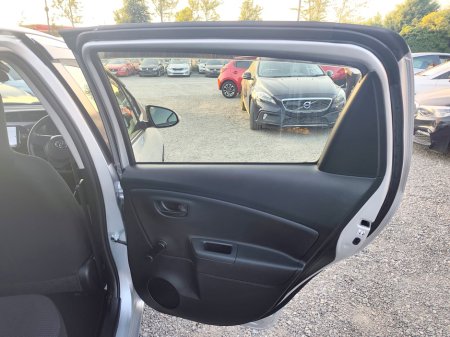 2019 Toyota Vitz - photo 8
