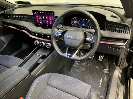 2025 Skoda Superb - photo 8