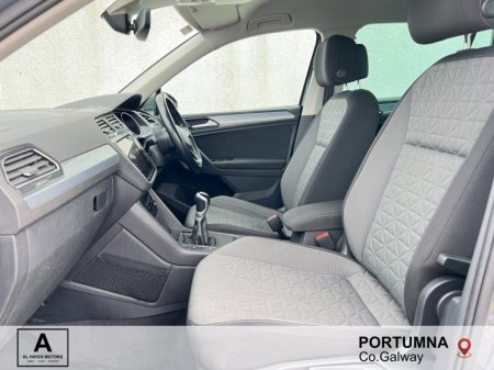 2021 Volkswagen Tiguan - photo 3