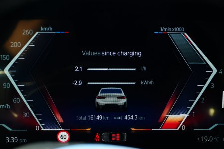 2025 BMW 3-Series - photo 13