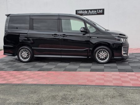 2016 Toyota Voxy - photo 21