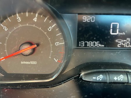2012 Peugeot 208 - photo 12