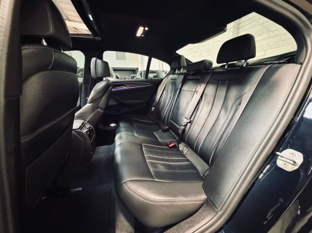 2022 BMW 5-Series - photo 13
