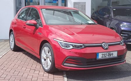 2023 Volkswagen Golf Style 2.0 TDI 115HP **SAT NAV, APP CONNECT, REAR VIEW CAMERA**