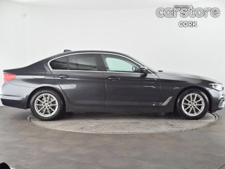2020 BMW 5-Series - photo 2