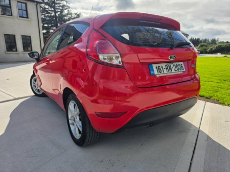 2016 Ford Fiesta - photo 2