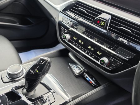 2022 BMW 5-Series - photo 6