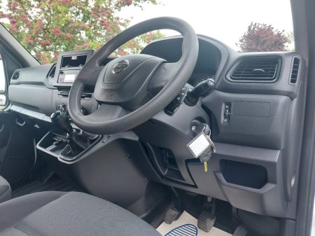 2021 Nissan NV400 - photo 10