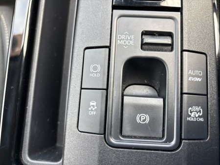 2025 Toyota Prius - photo 16