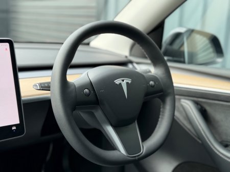 2023 Tesla Model Y - photo 13
