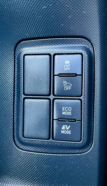 2017 Toyota Aqua - photo 26