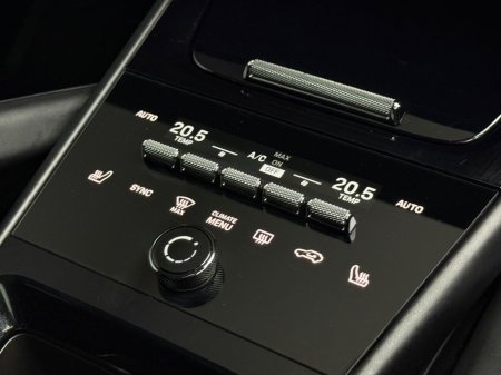 2025 Porsche Cayenne - photo 24