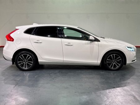2018 Volvo V40 - photo 2