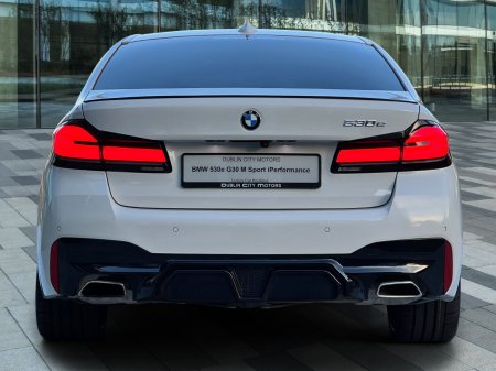 2021 BMW 5-Series - photo 7