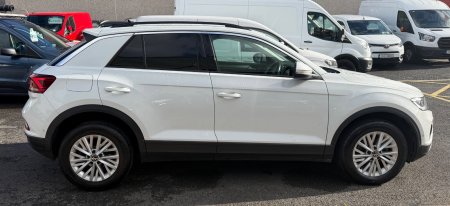 2023 Volkswagen T-Roc - photo 3