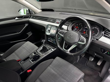 2022 Volkswagen Passat - photo 15