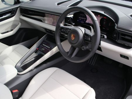 2026 Porsche Macan - photo 8