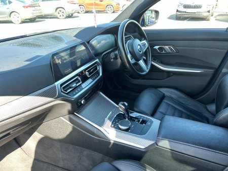 2021 BMW 3-Series - photo 2
