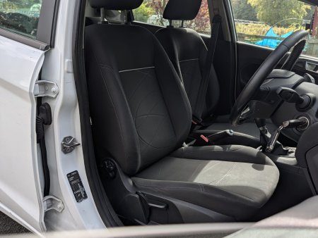 2016 Ford Fiesta - photo 8