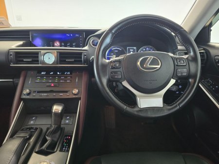 2019 Lexus IS - photo 7
