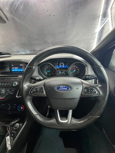 2017 Ford Focus - photo 23