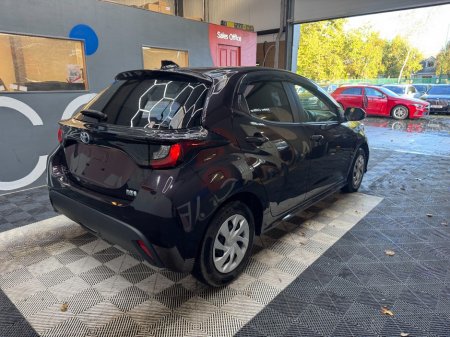 2021 Toyota Yaris - photo 3