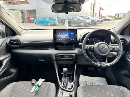 2025 Toyota Yaris - photo 8
