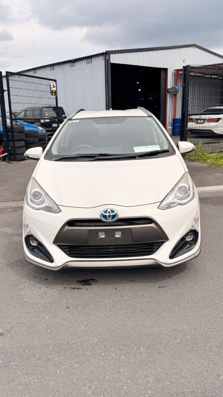 2015 Toyota Aqua - photo 4