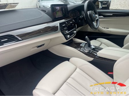 2022 BMW 5-Series - photo 7