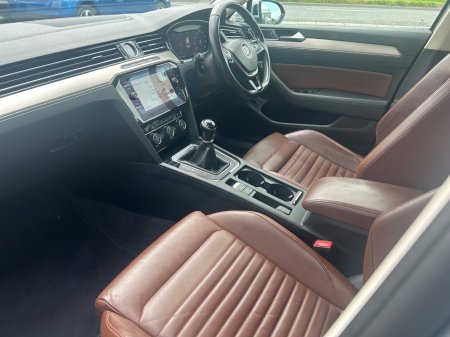 2018 Volkswagen Passat - photo 14