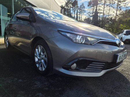 2016 Toyota Auris - photo 2