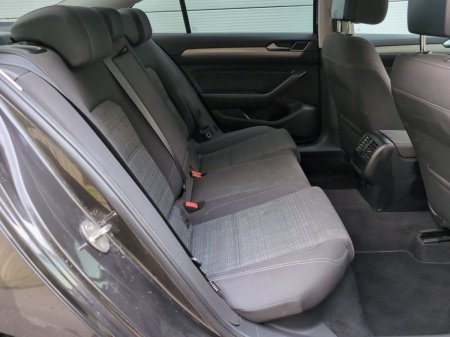 2020 Volkswagen Passat - photo 17