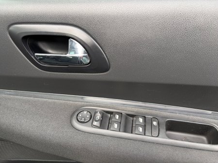 2016 Peugeot 5008 - photo 16