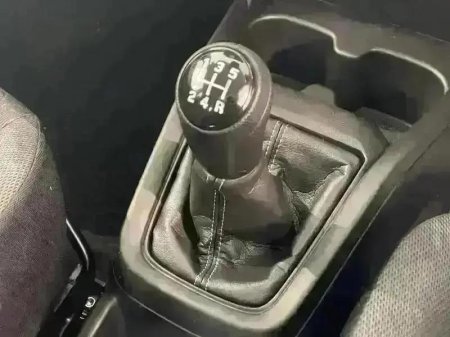 2025 Suzuki Swift - photo 23